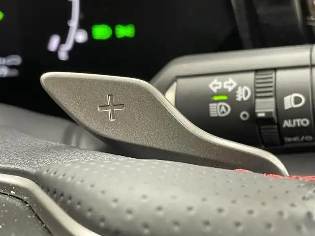 レクサス ＮＸ 350h Fスポーツ 茨城県 2023(令5)年 1.6万km ホワイトノーヴァガラスフレーク 純正ナビ/フルセグ視聴可/クルコン/全方位カメラ/MT付AT/DVD再生可/ETC2.0/ドラレコ/100V充電/Bluetooth接続/USB入力端子/電動リアゲート/パワーシート（D＋N席）/シートヒーター（D＋N席）/エアシート（D＋N席）/純正20インチAW/オートマチックハイビーム/LEDライト