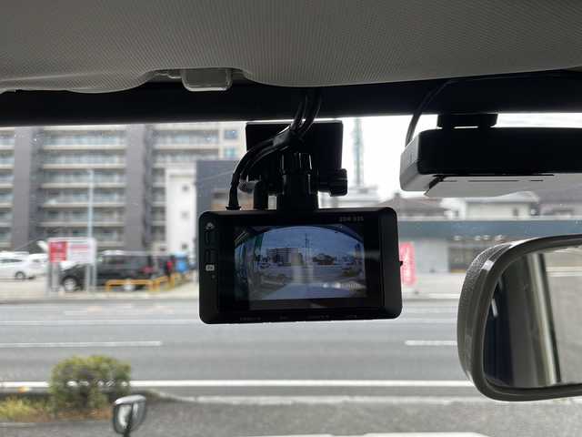 トヨタ ランドクルーザー LX 高知県 2002(平14)年 17.6万km ホワイト ４ＷＤ/社外7インチナビ/・Ｂｌｕｅｔｏｏｔｈオーディオ/・ＣＤ/・フルセグTV/・バックカメラ/前後ドラレコ/ＥＴＣ/スペアキー/アップルカープレイ/レーダー/パワステ