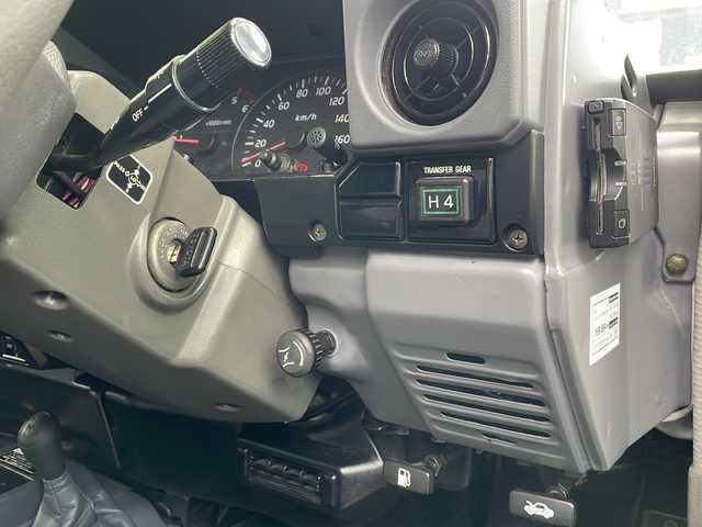 トヨタ ランドクルーザー LX 高知県 2002(平14)年 17.6万km ホワイト ４ＷＤ/社外7インチナビ/・Ｂｌｕｅｔｏｏｔｈオーディオ/・ＣＤ/・フルセグTV/・バックカメラ/前後ドラレコ/ＥＴＣ/スペアキー/アップルカープレイ/レーダー/パワステ