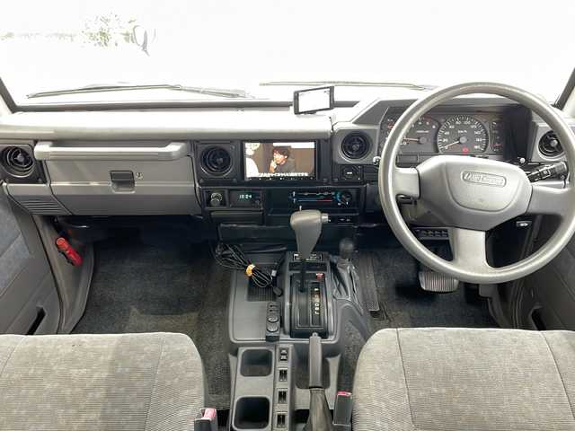 トヨタ ランドクルーザー LX 高知県 2002(平14)年 17.6万km ホワイト ４ＷＤ/社外7インチナビ/・Ｂｌｕｅｔｏｏｔｈオーディオ/・ＣＤ/・フルセグTV/・バックカメラ/前後ドラレコ/ＥＴＣ/スペアキー/アップルカープレイ/レーダー/パワステ