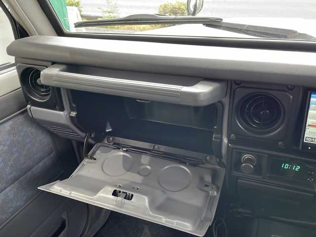 トヨタ ランドクルーザー LX 高知県 2002(平14)年 17.6万km ホワイト ４ＷＤ/社外7インチナビ/・Ｂｌｕｅｔｏｏｔｈオーディオ/・ＣＤ/・フルセグTV/・バックカメラ/前後ドラレコ/ＥＴＣ/スペアキー/アップルカープレイ/レーダー/パワステ