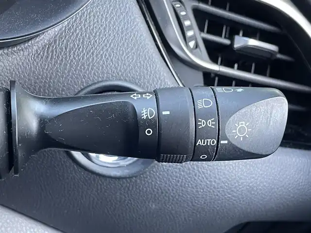 トヨタ Ｃ－ＨＲ G 島根県 2020(令2)年 9.3万km ホワイトパールクリスタルシャイン モデリスタエアロ /トヨタセーフティセンス/純正ディスプレイナビ/パノラミックビューモニター/レーダークルーズコントロール/レーンキープ/クリアランスソナー/BSM/ハーフレザー調シート/シートヒーター /ステアリングスイッチ/前後ドライブレコーダー /ビルトインETC/社外アルミホイール/LEDオートライト/オートマチックハイビーム /純正フロアマット/純正ドアバイザー