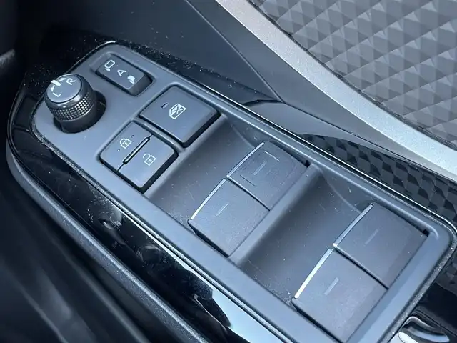 トヨタ Ｃ－ＨＲ G 島根県 2020(令2)年 9.3万km ホワイトパールクリスタルシャイン モデリスタエアロ /トヨタセーフティセンス/純正ディスプレイナビ/パノラミックビューモニター/レーダークルーズコントロール/レーンキープ/クリアランスソナー/BSM/ハーフレザー調シート/シートヒーター /ステアリングスイッチ/前後ドライブレコーダー /ビルトインETC/社外アルミホイール/LEDオートライト/オートマチックハイビーム /純正フロアマット/純正ドアバイザー