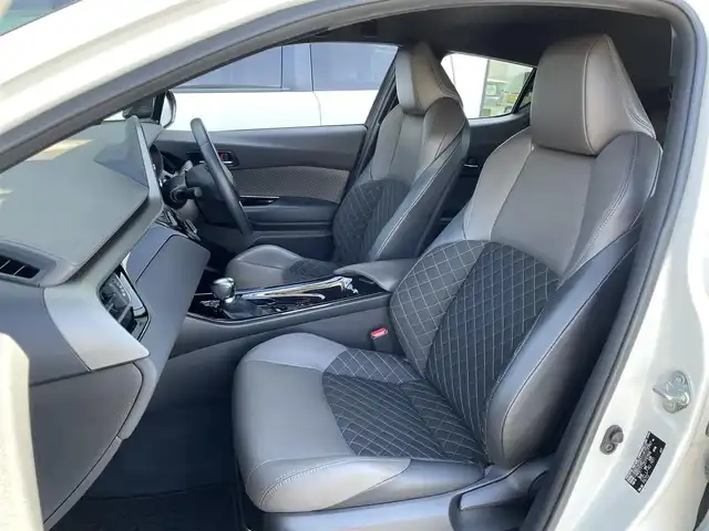 トヨタ Ｃ－ＨＲ G 島根県 2020(令2)年 9.3万km ホワイトパールクリスタルシャイン モデリスタエアロ /トヨタセーフティセンス/純正ディスプレイナビ/パノラミックビューモニター/レーダークルーズコントロール/レーンキープ/クリアランスソナー/BSM/ハーフレザー調シート/シートヒーター /ステアリングスイッチ/前後ドライブレコーダー /ビルトインETC/社外アルミホイール/LEDオートライト/オートマチックハイビーム /純正フロアマット/純正ドアバイザー