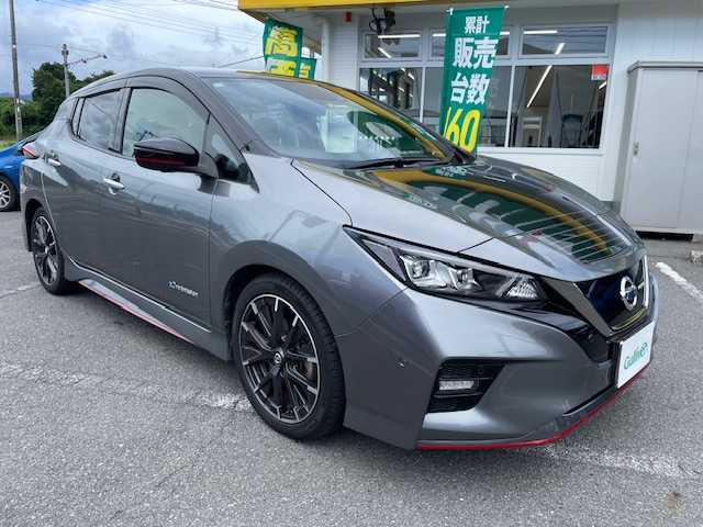 日産 リーフ ニスモ 神奈川県 2020(令2)年 2万km ダークメタルグレー/スーパーブラック2トーン ・ワンオーナー/・プロパイロット/・純正ナビ/（BT&USB&HDMI&フルセグ&AppleCarPlay）/・全方位モニター/・エマージェンシーブレーキ/・側方支援/・後側方支援/・道路標識表示/・レーダークルーズ/・BSM/・純正デジタルインナーミラー/・ステアリングスイッチ/・ビルトインETC2.0/・フロント、サイド、バックカメラ/・LEDヘッドライト/・スペアキー