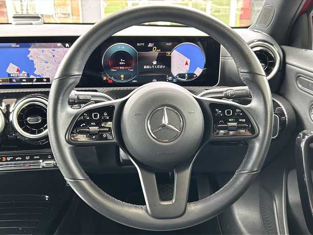 メルセデス・ベンツ Ａ２００ｄ 鳥取県 2020(令2)年 5.4万km ジュピターレッド ディーラー車/スマートキーx２個/ハーフレザーシート/デジタルインナーミラー/プリクラッシュセーフティ/ブラインドスポットモニタリング/レーンデパーチャーアラート/アダクティブクルーズ/インテリソナー/オートハイビーム/ドライブレコーダー/パドルシフト/コネクテットナビ/フルセグ・Bluetooth/カーボン調インテリアパネル/前席メモリ付パワーシート/前席シートヒーター/パーキングアシスト/ビルトインETC/保証書・取説