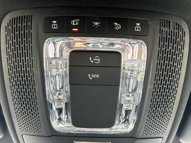 メルセデス・ベンツ Ａ２００ｄ 鳥取県 2020(令2)年 5.4万km ジュピターレッド ディーラー車/スマートキーx２個/ハーフレザーシート/デジタルインナーミラー/プリクラッシュセーフティ/ブラインドスポットモニタリング/レーンデパーチャーアラート/アダクティブクルーズ/インテリソナー/オートハイビーム/ドライブレコーダー/パドルシフト/コネクテットナビ/フルセグ・Bluetooth/カーボン調インテリアパネル/前席メモリ付パワーシート/前席シートヒーター/パーキングアシスト/ビルトインETC/保証書・取説