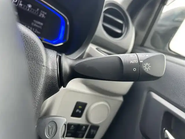 ダイハツ ミラ イース X リミテッド SAⅢ 静岡県 2022(令4)年 1.8万km スプラッシュブルーM 純正メモリナビ/（AM/FM/CD/DVD/BT/DVD)/フルセグTV/バックカメラ/スマートアシストIII/衝突被害軽減ブレーキ/レーンアシスト/横滑り防止装置/ETC/ドライブレコーダー/前後コーナーセンサー/リモコンキー/スペアキー×1/アイドリングストップ/純正フロアマット/純正ドアバイザー/LEDオートライト/保証書