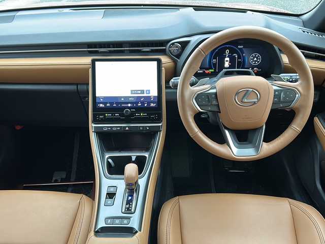 レクサス ＬＢＸ ビスポークビルド 秋田県 2024(令6)年 2.9万km オレンジⅡ 純正ディスプレオーディオ/純正BT、TV/バックカメラ、全方位カメラ/純正18インチAW/スペアキー/ETC2.0/４WD/取説、保証書