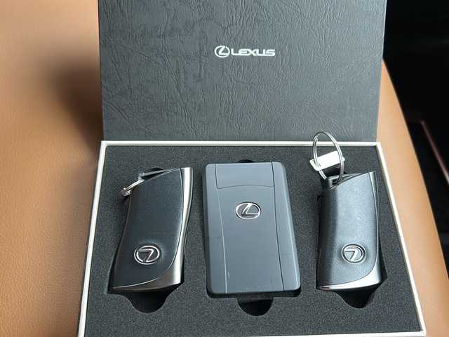 レクサス ＬＢＸ ビスポークビルド 秋田県 2024(令6)年 2.9万km オレンジⅡ 純正ディスプレオーディオ/純正BT、TV/バックカメラ、全方位カメラ/純正18インチAW/スペアキー/ETC2.0/４WD/取説、保証書