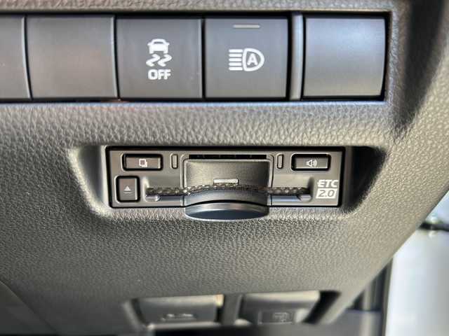 トヨタ ハリアー G 兵庫県 2025(令7)年 0.3万km プラチナホワイトパールマイカ ディスプレイオーディオ（FM/AM/TV/Bluetooth/Miracast）/ワンオーナー/取扱説明書/保証書/電動リアゲート/プッシュスタート/スマートキー×２/パワーシート/ハーフレザー/MTモード付/ETC2.0/純正フロアマット/純正アルミホイール/LTA：車線維持支援/BSM：死角検知警報/PKSB：駐車時自動ブレーキ/PCS：衝突回避支援/RCTA：後方交差車両警報/RSA：標識認識支援/先行車発進告知/ステアリングリモコン/デジタルインナーミラー/電動パーキング/オートホールド