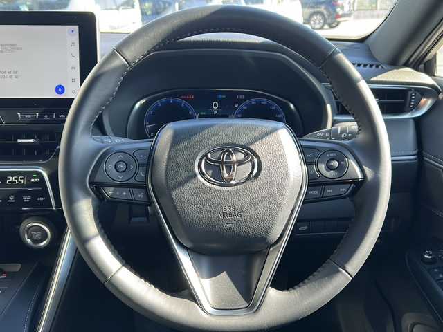 トヨタ ハリアー G 兵庫県 2025(令7)年 0.3万km プラチナホワイトパールマイカ ディスプレイオーディオ（FM/AM/TV/Bluetooth/Miracast）/ワンオーナー/取扱説明書/保証書/電動リアゲート/プッシュスタート/スマートキー×２/パワーシート/ハーフレザー/MTモード付/ETC2.0/純正フロアマット/純正アルミホイール/LTA：車線維持支援/BSM：死角検知警報/PKSB：駐車時自動ブレーキ/PCS：衝突回避支援/RCTA：後方交差車両警報/RSA：標識認識支援/先行車発進告知/ステアリングリモコン/デジタルインナーミラー/電動パーキング/オートホールド