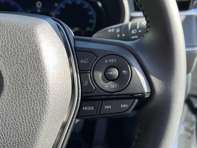 トヨタ ハリアー G 兵庫県 2025(令7)年 0.3万km プラチナホワイトパールマイカ ディスプレイオーディオ（FM/AM/TV/Bluetooth/Miracast）/ワンオーナー/取扱説明書/保証書/電動リアゲート/プッシュスタート/スマートキー×２/パワーシート/ハーフレザー/MTモード付/ETC2.0/純正フロアマット/純正アルミホイール/LTA：車線維持支援/BSM：死角検知警報/PKSB：駐車時自動ブレーキ/PCS：衝突回避支援/RCTA：後方交差車両警報/RSA：標識認識支援/先行車発進告知/ステアリングリモコン/デジタルインナーミラー/電動パーキング/オートホールド