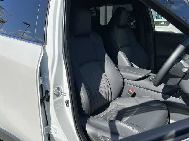 トヨタ ハリアー G 兵庫県 2025(令7)年 0.3万km プラチナホワイトパールマイカ ディスプレイオーディオ（FM/AM/TV/Bluetooth/Miracast）/ワンオーナー/取扱説明書/保証書/電動リアゲート/プッシュスタート/スマートキー×２/パワーシート/ハーフレザー/MTモード付/ETC2.0/純正フロアマット/純正アルミホイール/LTA：車線維持支援/BSM：死角検知警報/PKSB：駐車時自動ブレーキ/PCS：衝突回避支援/RCTA：後方交差車両警報/RSA：標識認識支援/先行車発進告知/ステアリングリモコン/デジタルインナーミラー/電動パーキング/オートホールド