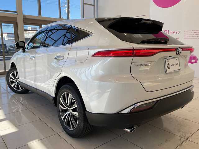 トヨタ ハリアー G 埼玉県 2025(令7)年 0.3万km プラチナホワイトパールマイカ トヨタセーフティセンス/純正１２．３インチディスプレイオーディオ/　　フルセグ/USB/BT/MiraCast/パワーバックドア/レーダークルーズコントロール/LEDオートライト/ハーフレザーシート/パワーシート/デジタルインナーミラー/純正18インチアルミホイール/スマートキー2本/ビルトインETC2.0