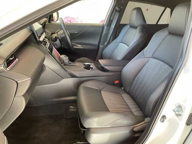 トヨタ ハリアー G 埼玉県 2025(令7)年 0.3万km プラチナホワイトパールマイカ トヨタセーフティセンス/純正１２．３インチディスプレイオーディオ/　　フルセグ/USB/BT/MiraCast/パワーバックドア/レーダークルーズコントロール/LEDオートライト/ハーフレザーシート/パワーシート/デジタルインナーミラー/純正18インチアルミホイール/スマートキー2本/ビルトインETC2.0