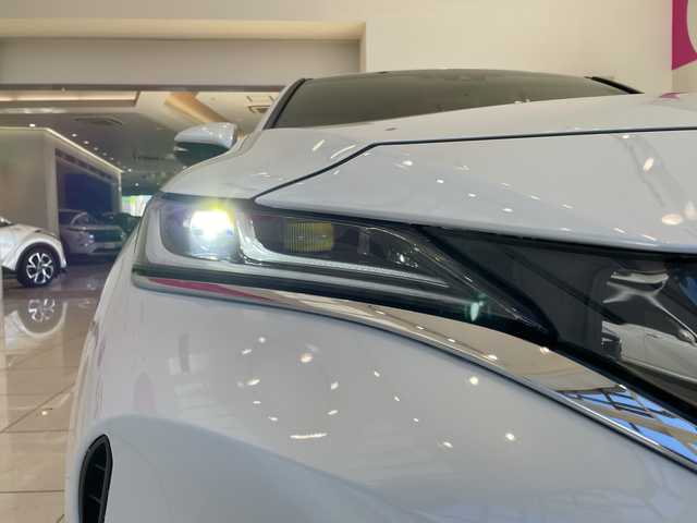 トヨタ ハリアー G 埼玉県 2025(令7)年 0.3万km プラチナホワイトパールマイカ トヨタセーフティセンス/純正１２．３インチディスプレイオーディオ/　　フルセグ/USB/BT/MiraCast/パワーバックドア/レーダークルーズコントロール/LEDオートライト/ハーフレザーシート/パワーシート/デジタルインナーミラー/純正18インチアルミホイール/スマートキー2本/ビルトインETC2.0