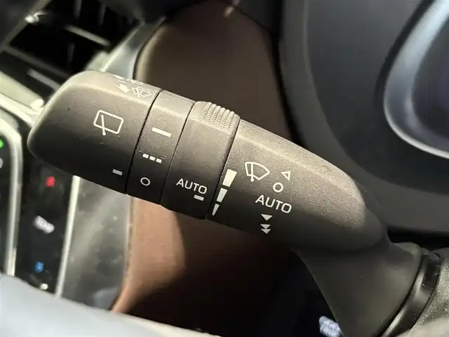 トヨタ ハリアー Z レザーパッケージ 愛知県 2023(令5)年 3万km プラチナホワイトパールマイカ ワンオーナー/パノラマルーフ/全方位カメラ/追従クルーズコントロール/純正ナビ/Bluetooth/Apple CarPlay/Android Auto/ETC2.0/フルセグTV/ドライブレコーダー/JBLプレミアムサウンド/レザーシート/前後コーナーセンサー/パワーシート/エアシート/シートヒーター/ステアリングヒーター/LEDオートマチックハイビーム/純正フロアマット/純正アルミホイール/保証書/取扱説明書/スペアキー