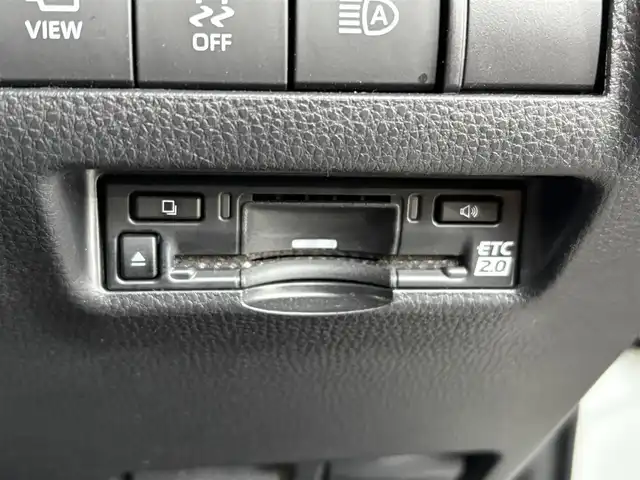 トヨタ ハリアー Z レザーパッケージ 愛知県 2023(令5)年 3万km プラチナホワイトパールマイカ ワンオーナー/パノラマルーフ/全方位カメラ/追従クルーズコントロール/純正ナビ/Bluetooth/Apple CarPlay/Android Auto/ETC2.0/フルセグTV/ドライブレコーダー/JBLプレミアムサウンド/レザーシート/前後コーナーセンサー/パワーシート/エアシート/シートヒーター/ステアリングヒーター/LEDオートマチックハイビーム/純正フロアマット/純正アルミホイール/保証書/取扱説明書/スペアキー