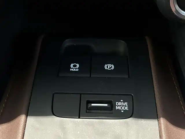 トヨタ ハリアー Z レザーパッケージ 愛知県 2023(令5)年 3万km プラチナホワイトパールマイカ ワンオーナー/パノラマルーフ/全方位カメラ/追従クルーズコントロール/純正ナビ/Bluetooth/Apple CarPlay/Android Auto/ETC2.0/フルセグTV/ドライブレコーダー/JBLプレミアムサウンド/レザーシート/前後コーナーセンサー/パワーシート/エアシート/シートヒーター/ステアリングヒーター/LEDオートマチックハイビーム/純正フロアマット/純正アルミホイール/保証書/取扱説明書/スペアキー