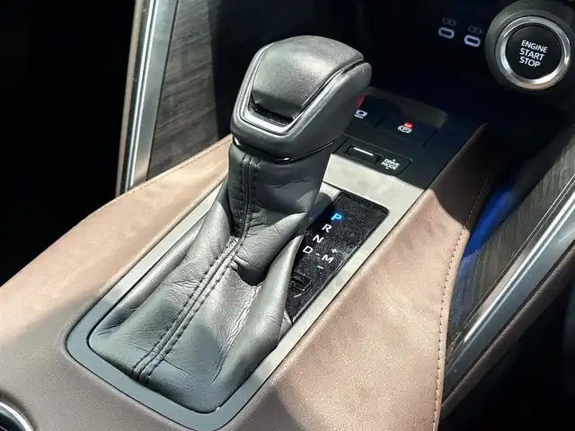 トヨタ ハリアー Z レザーパッケージ 愛知県 2023(令5)年 3万km プラチナホワイトパールマイカ ワンオーナー/パノラマルーフ/全方位カメラ/追従クルーズコントロール/純正ナビ/Bluetooth/Apple CarPlay/Android Auto/ETC2.0/フルセグTV/ドライブレコーダー/JBLプレミアムサウンド/レザーシート/前後コーナーセンサー/パワーシート/エアシート/シートヒーター/ステアリングヒーター/LEDオートマチックハイビーム/純正フロアマット/純正アルミホイール/保証書/取扱説明書/スペアキー