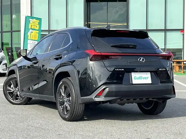 レクサス ＵＸ 200 バージョンC 奈良県 2019(平31)年 2.4万km グラファイトブラックガラスフレーク 純正ナビ　/フルセグＴＶ/BT/CD/DVD/SD/AUX/バックカメラ　/茶革シート　/ＥＴＣ２．０　/ドライブレコーダー　/追従型クルーズコントロール　/シートヒーター　/パワーシート　/ＬＥＤヘッドライト　/衝突被害軽減システム　/ルーフレール/シートメモリ/AUTOHOLD/純正17インチアルミホイール/フロアマット/カードキー有