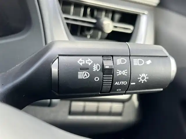 レクサス ＵＸ 200 バージョンC 奈良県 2019(平31)年 2.4万km グラファイトブラックガラスフレーク 純正ナビ　/フルセグＴＶ/BT/CD/DVD/SD/AUX/バックカメラ　/茶革シート　/ＥＴＣ２．０　/ドライブレコーダー　/追従型クルーズコントロール　/シートヒーター　/パワーシート　/ＬＥＤヘッドライト　/衝突被害軽減システム　/ルーフレール/シートメモリ/AUTOHOLD/純正17インチアルミホイール/フロアマット/カードキー有