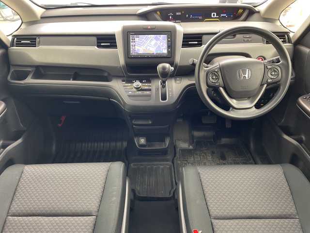 ホンダ フリード＋ G ホンダセンシング 兵庫県 2019(平31)年 6.4万km ブルーホライゾンM ・純正ナビ（VXM-194Ci）/CD/Bluetooth/・バックカメラ/・ビルトインETC/・両側パワースライドドア/・Honda　SENSING/・衝突軽減ブレーキ/・誤発進抑制機能/・アダプティブクルーズコントロール/・車線維持支援システム/・歩行者事故低減ステアリング/・路外逸脱抑制機能/・先行車発進お知らせ機能/・標識認識機能/・LEDヘッドライト/・コンフォートビューパッケージ/・フロントガラス熱線/・ミラーヒーター/・スマートキー/・プッシュスタート