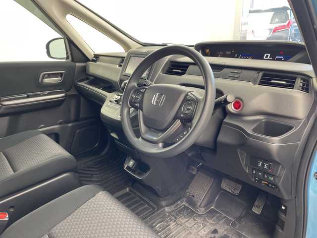 ホンダ フリード＋ G ホンダセンシング 兵庫県 2019(平31)年 6.4万km ブルーホライゾンM ・純正ナビ（VXM-194Ci）/CD/Bluetooth/・バックカメラ/・ビルトインETC/・両側パワースライドドア/・Honda　SENSING/・衝突軽減ブレーキ/・誤発進抑制機能/・アダプティブクルーズコントロール/・車線維持支援システム/・歩行者事故低減ステアリング/・路外逸脱抑制機能/・先行車発進お知らせ機能/・標識認識機能/・LEDヘッドライト/・コンフォートビューパッケージ/・フロントガラス熱線/・ミラーヒーター/・スマートキー/・プッシュスタート