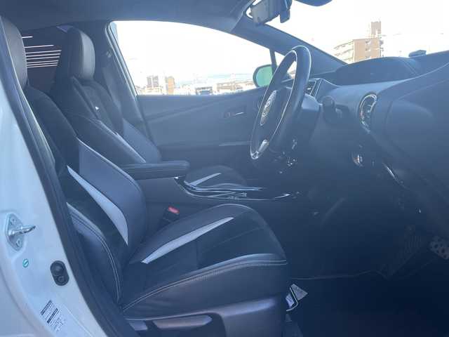 トヨタ プリウス ＰＨＶ S GRスポーツ 岐阜県 2018(平30)年 8.2万km ホワイトパールクリスタルシャイン ALPINE９型ナビ/・フルセグ/・Bluetooth/バックモニター/ドライブレコーダー/ビルドインETC/アダプティブクルーズコントロール/シートヒーター/スマーキー/プッシュスタート