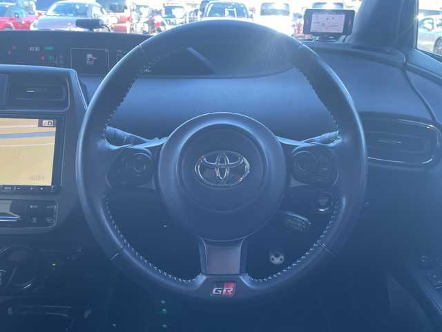 トヨタ プリウス ＰＨＶ S GRスポーツ 岐阜県 2018(平30)年 8.2万km ホワイトパールクリスタルシャイン ALPINE９型ナビ/・フルセグ/・Bluetooth/バックモニター/ドライブレコーダー/ビルドインETC/アダプティブクルーズコントロール/シートヒーター/スマーキー/プッシュスタート