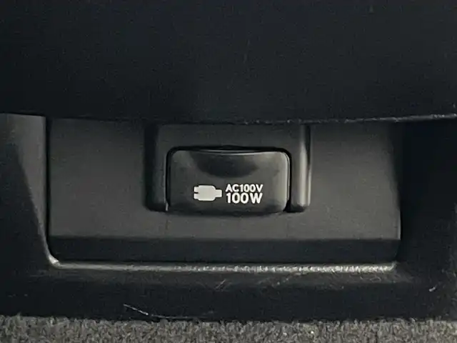 レクサス ＮＸ 300h バージョンL 愛知県 2015(平27)年 5.5万km ソニッククォーツ 純正ナビ　全方位カメラ　三眼ＬＥＤ　禁煙車　フルセグＴＶ　ＤＶＤ　ＢＳＭ　レクサスセーフティ　衝突軽減装置　追従クルコン　パワーバックドア　純正ＯＰ１８インチアルミ　黒革　シートヒーター　ＡＣ１００Ｖ　ハンドルヒーター　コーナーセンサー　パドルシフト