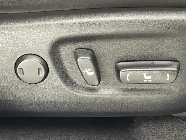 レクサス ＮＸ 300h バージョンL 愛知県 2015(平27)年 5.5万km ソニッククォーツ 純正ナビ　全方位カメラ　三眼ＬＥＤ　禁煙車　フルセグＴＶ　ＤＶＤ　ＢＳＭ　レクサスセーフティ　衝突軽減装置　追従クルコン　パワーバックドア　純正ＯＰ１８インチアルミ　黒革　シートヒーター　ＡＣ１００Ｖ　ハンドルヒーター　コーナーセンサー　パドルシフト