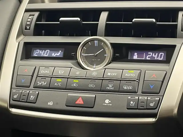 レクサス ＮＸ 300h バージョンL 愛知県 2015(平27)年 5.5万km ソニッククォーツ 純正ナビ　全方位カメラ　三眼ＬＥＤ　禁煙車　フルセグＴＶ　ＤＶＤ　ＢＳＭ　レクサスセーフティ　衝突軽減装置　追従クルコン　パワーバックドア　純正ＯＰ１８インチアルミ　黒革　シートヒーター　ＡＣ１００Ｖ　ハンドルヒーター　コーナーセンサー　パドルシフト