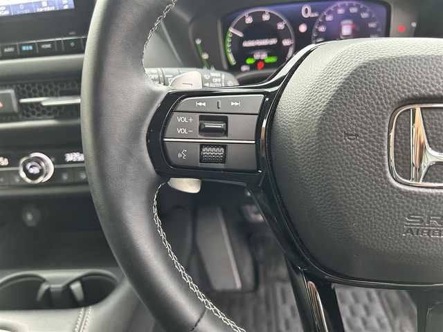 ホンダ ＺＲ－Ｖ ハイブリッド e:HEV X 長崎県 2022(令4)年 0.8万km ブルーグリーン 車体色：G553P：ノルディックフォレスト・パール/純正Gathersナビ(FM/AM/BT/フルセグ/CD/DVD)/プッシュスタート/スマートキー/取扱説明書/保証書/記録簿/パドルシフト/革巻きステアリング/ステアリングリモコン/渋滞追従機能付アダプティブクルーズコントロール(ACC)/車線維持支援システム(LKAS)/ビークルスタビリティアシスト(VSA)/ヒルディセントコントロール/衝突軽減ブレーキ(CMBS)/オートライト/ヘッドライトレベリングダイヤル/ABS/ETC/前後ドラレコ/純正フロアマット/純正18インチアルミホイール/パワーテールゲート/ISOFIX/SRSダブル・サイドエアバッグ/SRSカーテンエアバッグ