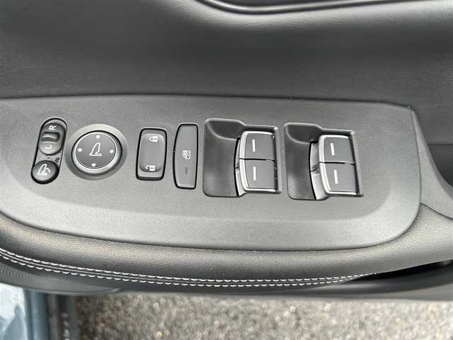ホンダ ＺＲ－Ｖ ハイブリッド e:HEV X 長崎県 2022(令4)年 0.8万km ブルーグリーン 車体色：G553P：ノルディックフォレスト・パール/純正Gathersナビ(FM/AM/BT/フルセグ/CD/DVD)/プッシュスタート/スマートキー/取扱説明書/保証書/記録簿/パドルシフト/革巻きステアリング/ステアリングリモコン/渋滞追従機能付アダプティブクルーズコントロール(ACC)/車線維持支援システム(LKAS)/ビークルスタビリティアシスト(VSA)/ヒルディセントコントロール/衝突軽減ブレーキ(CMBS)/オートライト/ヘッドライトレベリングダイヤル/ABS/ETC/前後ドラレコ/純正フロアマット/純正18インチアルミホイール/パワーテールゲート/ISOFIX/SRSダブル・サイドエアバッグ/SRSカーテンエアバッグ