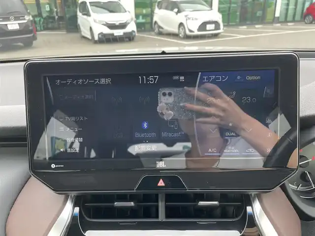 トヨタ ハリアー Z 東京都 2022(令4)年 2.6万km ホワイトパールクリスタルシャイン 12.3インチメーカーオプションナビ(フルセグTV/Bluetooth/Miracast/AM/FM)/JBLサウンド/アラウンドビューモニター/プリクラッシュセーフティ/クリアランスソナー/ブラインドスポットモニター/リアクロストラフィックアラート/レーダークルーズコントロール/レーンキープアシスト/デジタルインナーミラー/パワーバックドア/D席パワーシート/オートハイビーム/ビルトインETC２．０/デュアルオートエアコン/純正19インチアルミ
