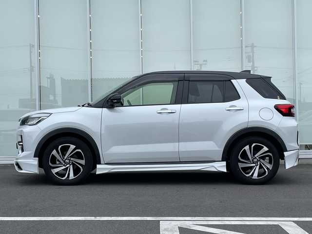 トヨタ ライズ Z 神奈川県 2022(令4)年 1.8万km ブラックマイカメタリック/シャイニングホワイトパール TRDエアロ/純正ディスプレイモニター/フルセグTV/AppleCarPlay/AndroidAuto/Bluetooth/HDMI/USB/バックカメラ/アラウンドビューモニター/前後ドライブレコーダー/純正アルミホイール/純正ドアバイザー/シートヒーター/保証書/ワンオーナー/スペアキー