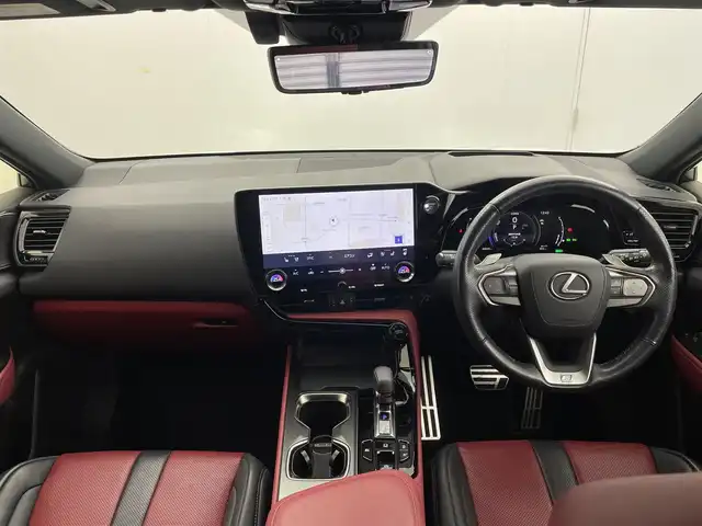 レクサス ＮＸ 350h Fスポーツ 茨城県 2023(令5)年 4.1万km ホワイトノーヴァガラスフレーク 純正ナビ/・バックカメラ（全方位）/・フルセグテレビ/・Bluetooth接続/・USB入力端子/・HDMI/ETC/ドライブレコーダー/電動リアゲート/クルーズコントロール/パノラマルーフ/ヘッドアップディスプレイ/オレンジキャリパー/スマートキー（スペアキーあり）/ブラインドスポットモニター/マークレビンソン（スピーカー）/コーナーセンサー/スマートルームミラー/パワーシート/レザーシート/４WD/MTモード付AT/純正アルミホイール/ABS/三眼LEDヘッドライト/・オートライト/レーンアシストキープ/横滑り防止装置/盗難防止装置/衝突被害軽減システム/カーテンエアバッグ