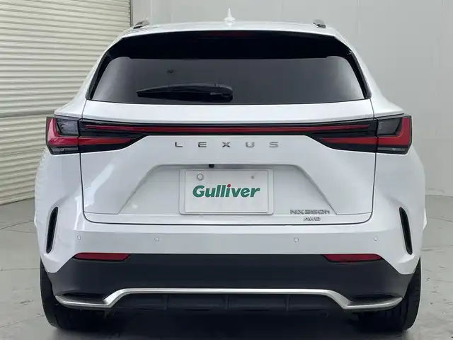 レクサス ＮＸ 350h Fスポーツ 茨城県 2023(令5)年 4.1万km ホワイトノーヴァガラスフレーク 純正ナビ/・バックカメラ（全方位）/・フルセグテレビ/・Bluetooth接続/・USB入力端子/・HDMI/ETC/ドライブレコーダー/電動リアゲート/クルーズコントロール/パノラマルーフ/ヘッドアップディスプレイ/オレンジキャリパー/スマートキー（スペアキーあり）/ブラインドスポットモニター/マークレビンソン（スピーカー）/コーナーセンサー/スマートルームミラー/パワーシート/レザーシート/４WD/MTモード付AT/純正アルミホイール/ABS/三眼LEDヘッドライト/・オートライト/レーンアシストキープ/横滑り防止装置/盗難防止装置/衝突被害軽減システム/カーテンエアバッグ