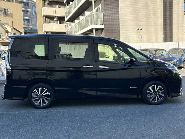 日産 セレナ ハイウェイスター V 埼玉県 2020(令2)年 5.6万km ダイヤモンドブラック 登録時走行距離55926km/純正メーカーナビ/　・フルセグ、CD、DVD(ブルーレイ)/　　BT、USB、iPad、SD、ミュージックサーバー/TVキャンセラー/全方位カメラ/両側パワースライドドア(ハンズフリー機能あり)/衝突軽減システム/レーンアシスト/追従クルーズコントロール/ブラインドスポット/黒革調シートカバー/ステアリングリモコン/LEDヘッドライト/フォグランプ/コーナーセンサー/オートブレーキホールド/革巻きハンドル/サイドエアロ/リアスポイラー/アイドリングストップ/ビルトインETC2.0/純正ドライブレコーダー/純正16インチアルミホイール/プッシュスタート/スマートキー×2/横滑り防止装置/ウィンカーミラー/純正フロアマット/ドアバイザー/取扱説明書/ナビ取扱説明書/保証書