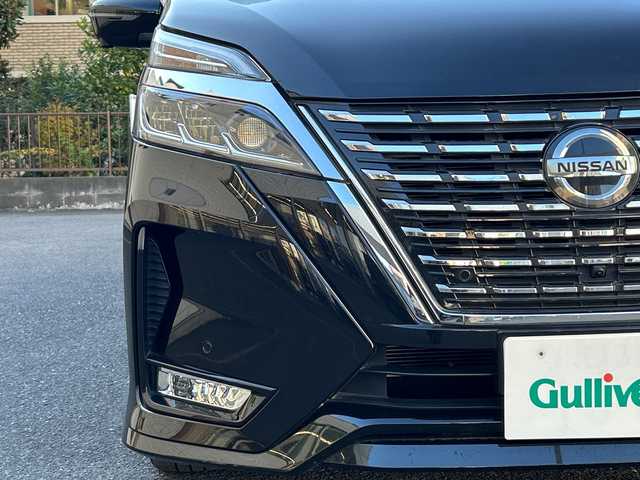 日産 セレナ ハイウェイスター V 埼玉県 2020(令2)年 5.6万km ダイヤモンドブラック 登録時走行距離55926km/純正メーカーナビ/　・フルセグ、CD、DVD(ブルーレイ)/　　BT、USB、iPad、SD、ミュージックサーバー/TVキャンセラー/全方位カメラ/両側パワースライドドア(ハンズフリー機能あり)/衝突軽減システム/レーンアシスト/追従クルーズコントロール/ブラインドスポット/黒革調シートカバー/ステアリングリモコン/LEDヘッドライト/フォグランプ/コーナーセンサー/オートブレーキホールド/革巻きハンドル/サイドエアロ/リアスポイラー/アイドリングストップ/ビルトインETC2.0/純正ドライブレコーダー/純正16インチアルミホイール/プッシュスタート/スマートキー×2/横滑り防止装置/ウィンカーミラー/純正フロアマット/ドアバイザー/取扱説明書/ナビ取扱説明書/保証書