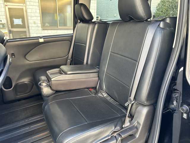 日産 セレナ ハイウェイスター V 埼玉県 2020(令2)年 5.6万km ダイヤモンドブラック 登録時走行距離55926km/純正メーカーナビ/　・フルセグ、CD、DVD(ブルーレイ)/　　BT、USB、iPad、SD、ミュージックサーバー/TVキャンセラー/全方位カメラ/両側パワースライドドア(ハンズフリー機能あり)/衝突軽減システム/レーンアシスト/追従クルーズコントロール/ブラインドスポット/黒革調シートカバー/ステアリングリモコン/LEDヘッドライト/フォグランプ/コーナーセンサー/オートブレーキホールド/革巻きハンドル/サイドエアロ/リアスポイラー/アイドリングストップ/ビルトインETC2.0/純正ドライブレコーダー/純正16インチアルミホイール/プッシュスタート/スマートキー×2/横滑り防止装置/ウィンカーミラー/純正フロアマット/ドアバイザー/取扱説明書/ナビ取扱説明書/保証書