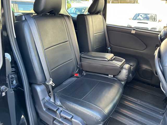 日産 セレナ ハイウェイスター V 埼玉県 2020(令2)年 5.6万km ダイヤモンドブラック 登録時走行距離55926km/純正メーカーナビ/　・フルセグ、CD、DVD(ブルーレイ)/　　BT、USB、iPad、SD、ミュージックサーバー/TVキャンセラー/全方位カメラ/両側パワースライドドア(ハンズフリー機能あり)/衝突軽減システム/レーンアシスト/追従クルーズコントロール/ブラインドスポット/黒革調シートカバー/ステアリングリモコン/LEDヘッドライト/フォグランプ/コーナーセンサー/オートブレーキホールド/革巻きハンドル/サイドエアロ/リアスポイラー/アイドリングストップ/ビルトインETC2.0/純正ドライブレコーダー/純正16インチアルミホイール/プッシュスタート/スマートキー×2/横滑り防止装置/ウィンカーミラー/純正フロアマット/ドアバイザー/取扱説明書/ナビ取扱説明書/保証書