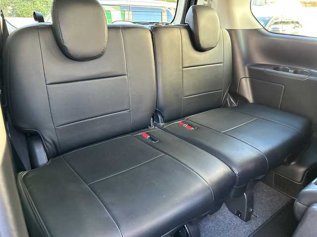 日産 セレナ ハイウェイスター V 埼玉県 2020(令2)年 5.6万km ダイヤモンドブラック 登録時走行距離55926km/純正メーカーナビ/　・フルセグ、CD、DVD(ブルーレイ)/　　BT、USB、iPad、SD、ミュージックサーバー/TVキャンセラー/全方位カメラ/両側パワースライドドア(ハンズフリー機能あり)/衝突軽減システム/レーンアシスト/追従クルーズコントロール/ブラインドスポット/黒革調シートカバー/ステアリングリモコン/LEDヘッドライト/フォグランプ/コーナーセンサー/オートブレーキホールド/革巻きハンドル/サイドエアロ/リアスポイラー/アイドリングストップ/ビルトインETC2.0/純正ドライブレコーダー/純正16インチアルミホイール/プッシュスタート/スマートキー×2/横滑り防止装置/ウィンカーミラー/純正フロアマット/ドアバイザー/取扱説明書/ナビ取扱説明書/保証書