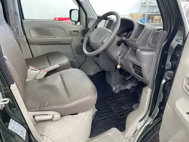 スズキ エブリイ PA リミテッド 道央・札幌 2024(令6)年 0.6万km クールカーキPM ・４WD/デュアルカメラブレーキサポート/・社外ナビ（KXM-E505W)/・DVD.CD.USB.SD.フルセグ/・バックカメラ /・両側スライドドア/・前後ドライブレコーダー/・オートライト/・積込スタッドレスタイヤ有/・キーレス