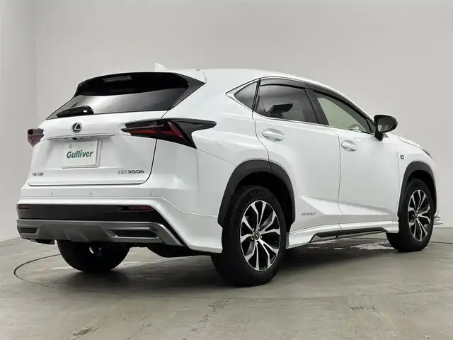 レクサス ＮＸ 300h Fスポーツ 愛知県 2016(平28)年 5.8万km ホワイトノーヴァガラスフレーク 三眼LEDヘッドライト/全方位カメラ/BSM/TRDエアロ/ACC/ETC2.0/シートヒーター、エアシート（D+N)/衝突軽減ブレーキ/レーンキープアシスト/オートハイビーム/コーナーセンサー（前後）/ドラレコ前後/電子パーキング/オートホールド/パドルシフト/パワーバックドア/パワーシート（D+N)/純正18インチAW/純正フロアマット/フォグライト/取説、保証書/フロントグリル後期仕様