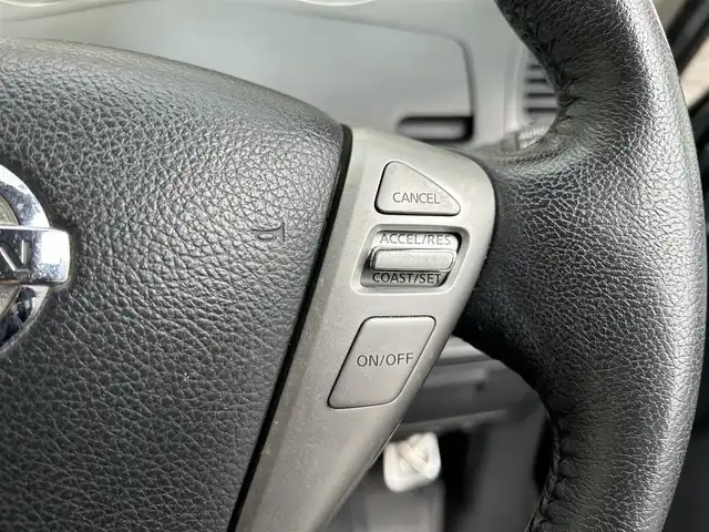 日産 セレナ ライダー ブラックライン 大阪府 2012(平24)年 15.1万km スーパーブラック 社外ナビ/（フルセグ／ＢＴ／ＣＤ／ＤＶＤ）/バックカメラ/後席用モニター/エアロパーツ/横滑り機能/３列シート/両側パワースライドドア/純正フロアマット/社外１６インチＡＷ/ドラレコ/ＥＴＣ