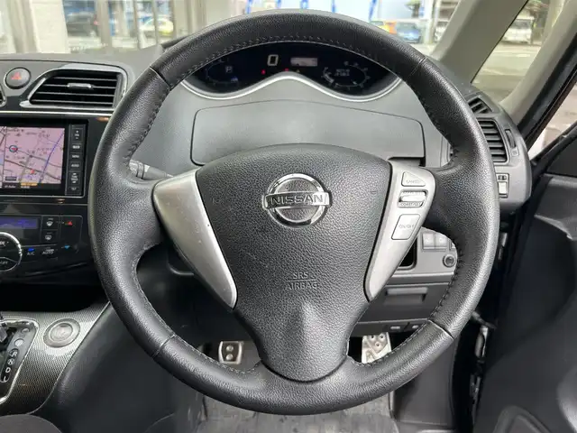 日産 セレナ ライダー ブラックライン 大阪府 2012(平24)年 15.1万km スーパーブラック 社外ナビ/（フルセグ／ＢＴ／ＣＤ／ＤＶＤ）/バックカメラ/後席用モニター/エアロパーツ/横滑り機能/３列シート/両側パワースライドドア/純正フロアマット/社外１６インチＡＷ/ドラレコ/ＥＴＣ