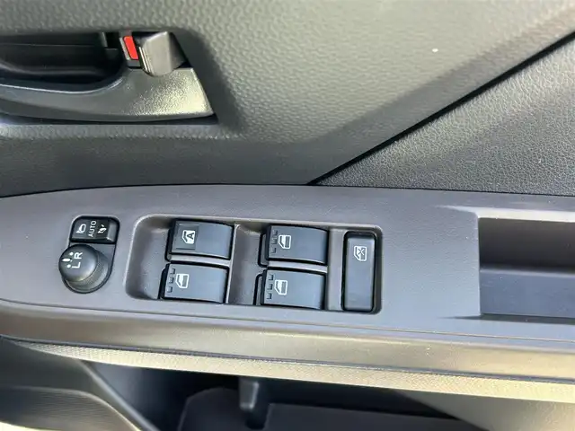 トヨタ ルーミー X 佐賀県 2022(令4)年 3.9万km パールホワイトⅢ 純正７インチＳＤナビ/・AUX/Bluetooth/AM/FM/バックカメラ/ビルトインＥＴＣ/左後パワースライドドア/後席用サイドサンシェード/純正ハロゲンヘッドライト/純正アルミホイール/純正フロアマット/取り扱い説明書/トヨタセーフティセンス/・衝突軽減被害ブレーキ/・盗難防止装置/・オートライト/・コーナーセンサー/・横滑り防止機能